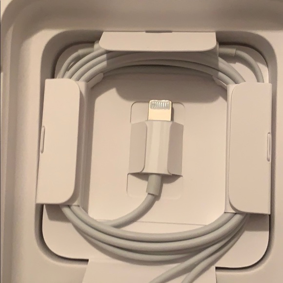 Apple headphones - Picture 2 of 2